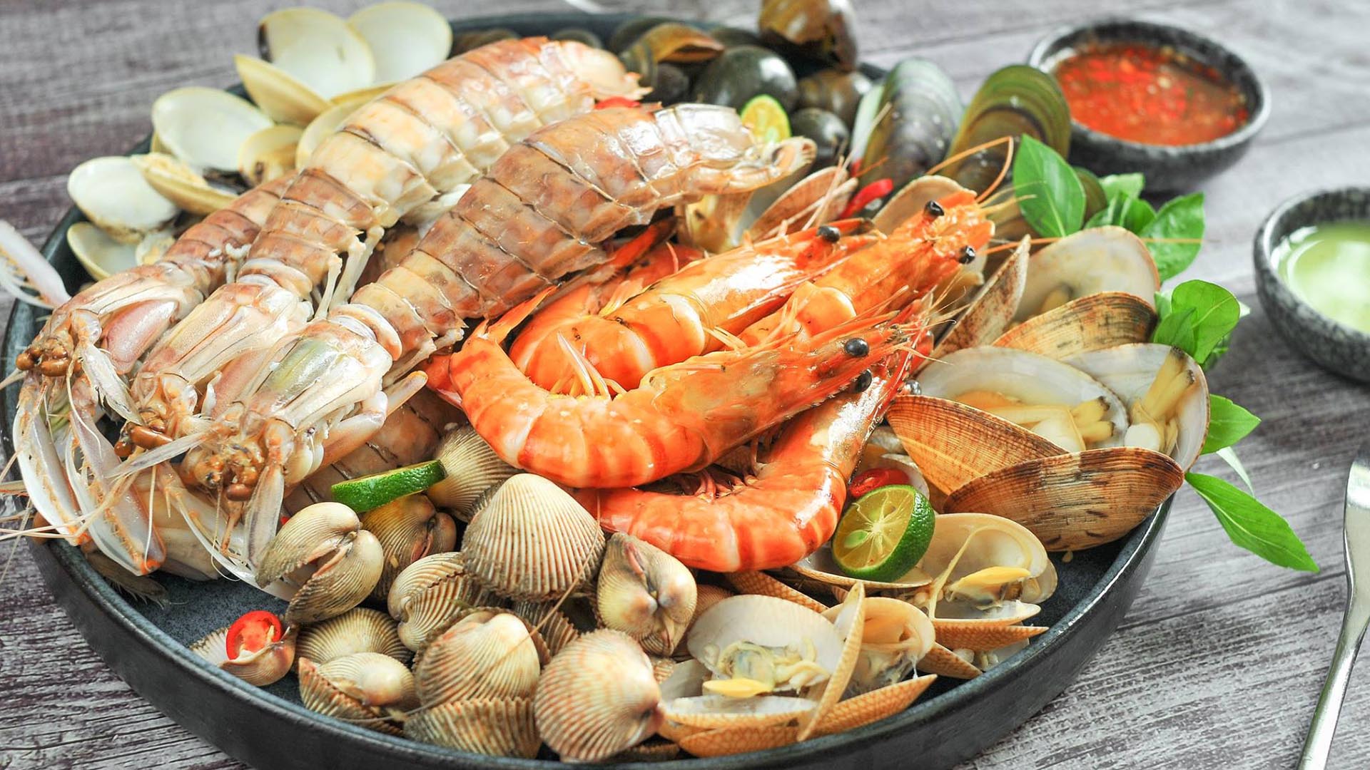 Review Bay Seafood Buffet Hoàng Ngân: Có nên thử?