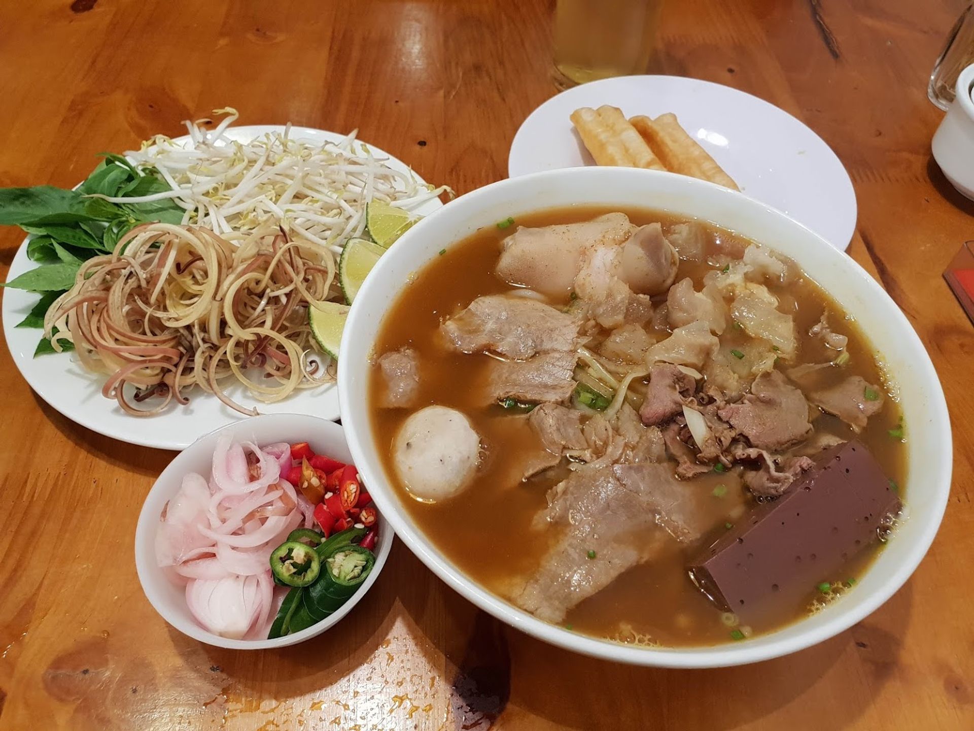 Top 10 quán bún bò Huế Cầu Giấy ngon, nổi tiếng