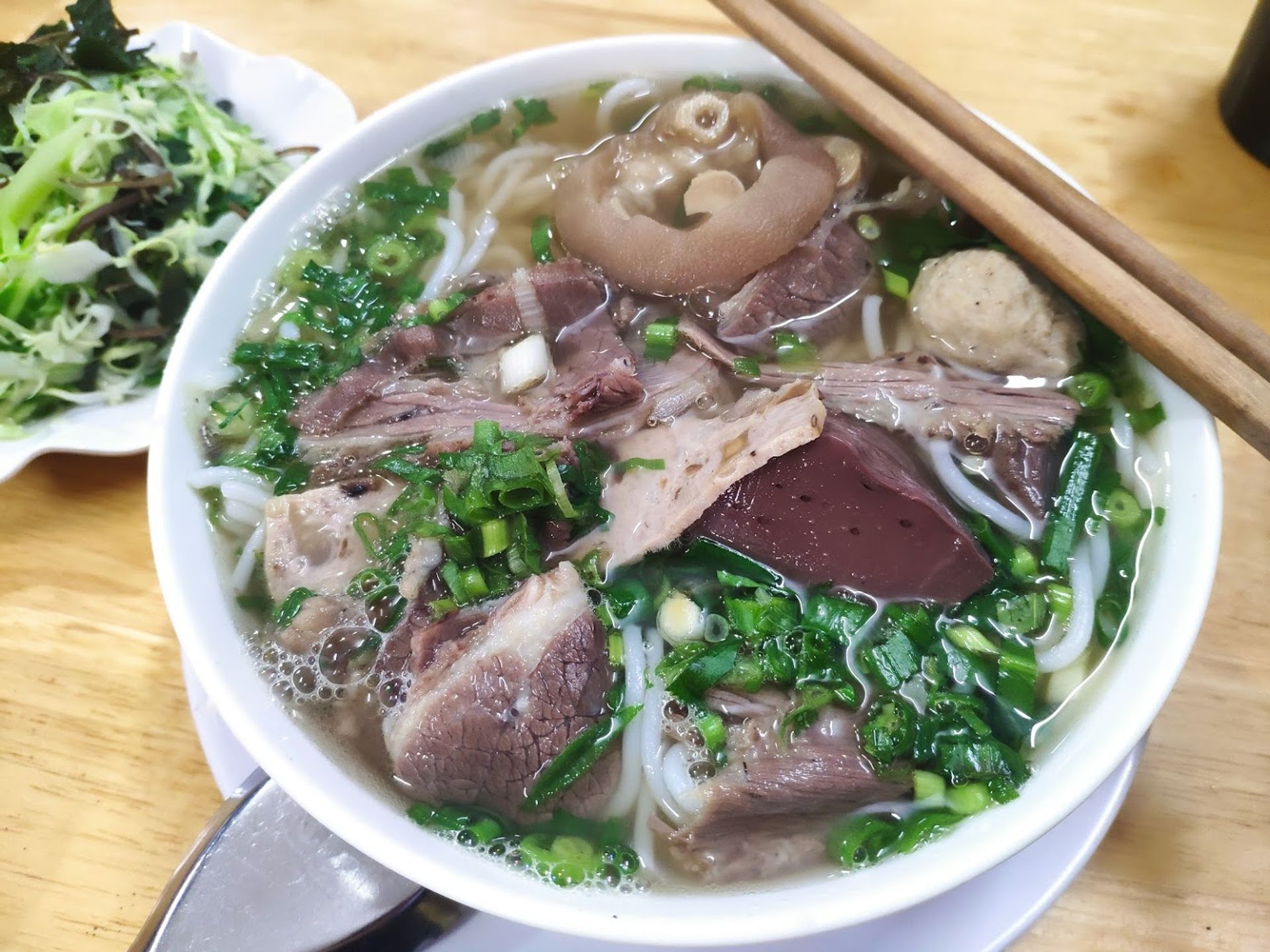 Top 10 quán bún bò Huế Cầu Giấy ngon, nổi tiếng