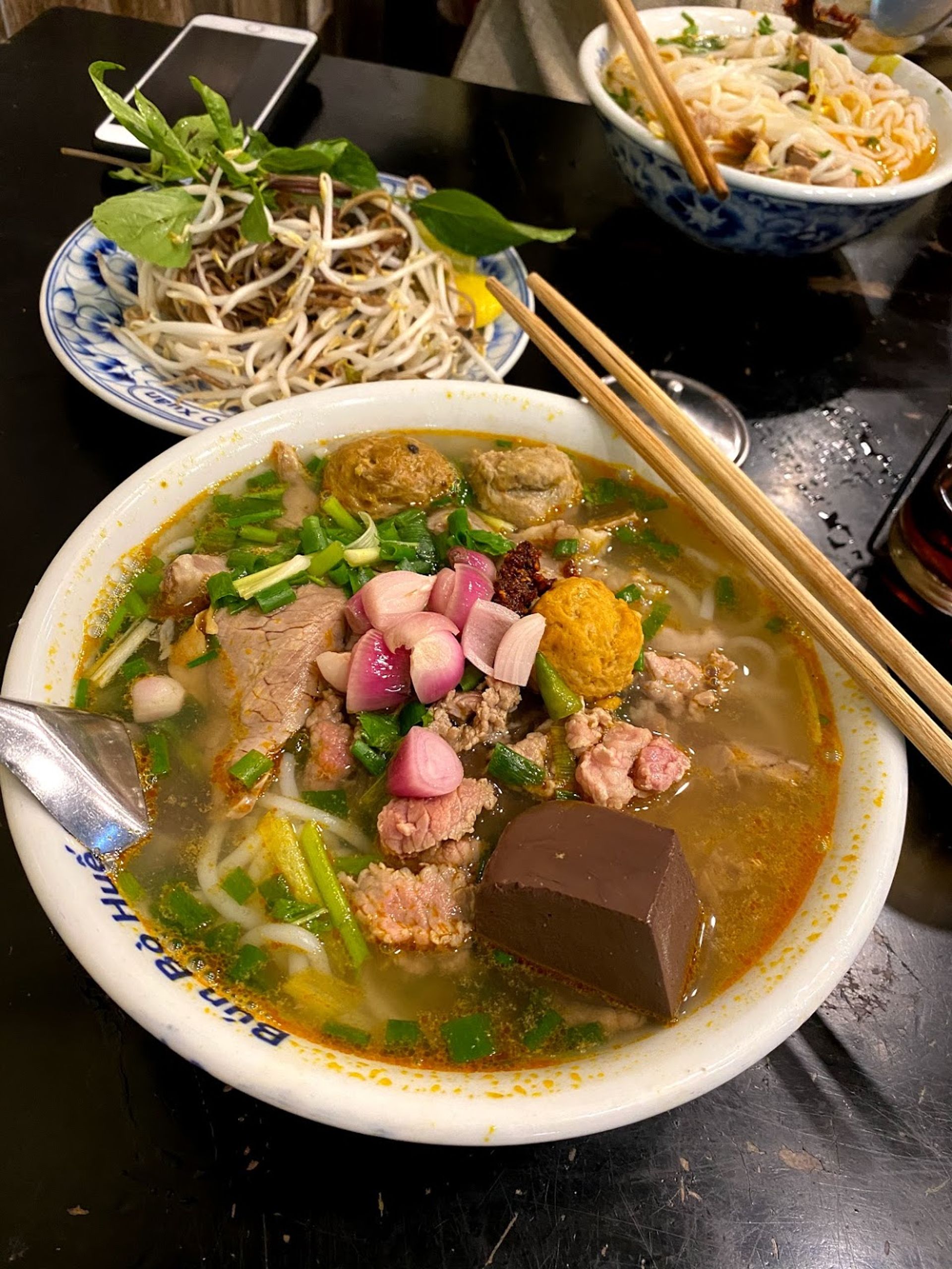 Top 10 quán bún bò Huế Cầu Giấy ngon, nổi tiếng